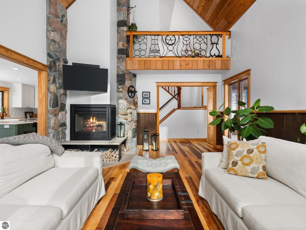 Image 8 of property listing at 7135 E Birch Point Road, Traverse City, MI 49684