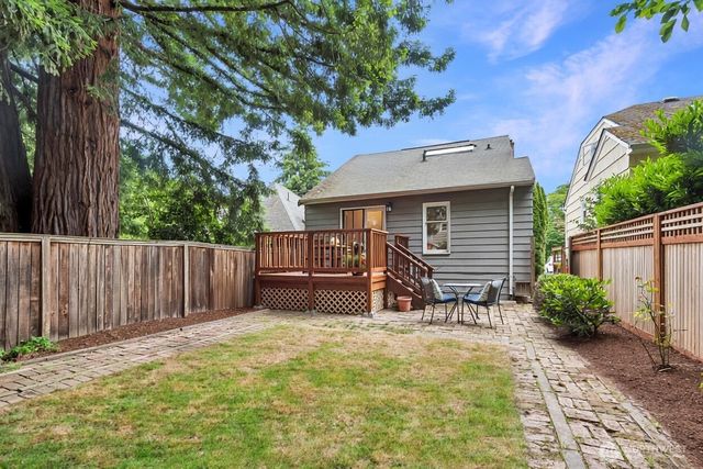 346 NE 58th Street, Seattle, WA 98105