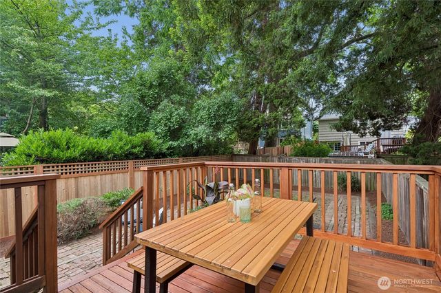 346 NE 58th Street, Seattle, WA 98105