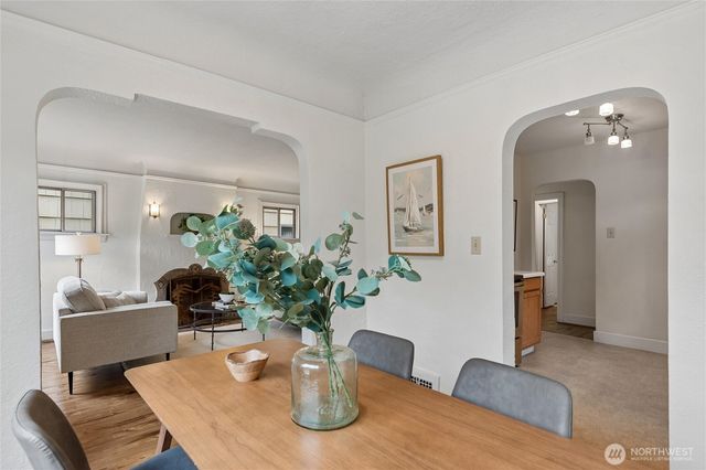 346 NE 58th Street, Seattle, WA 98105