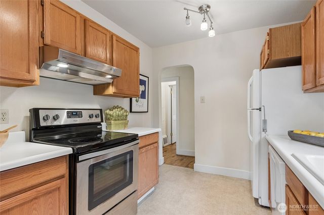 346 NE 58th Street, Seattle, WA 98105