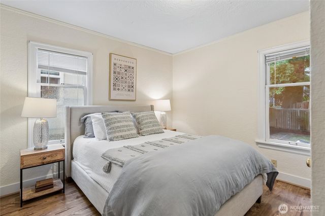 346 NE 58th Street, Seattle, WA 98105