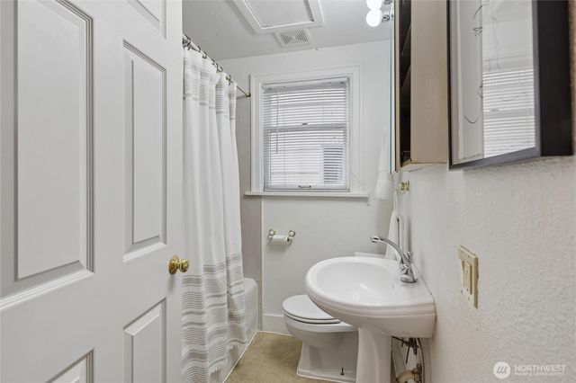346 NE 58th Street, Seattle, WA 98105