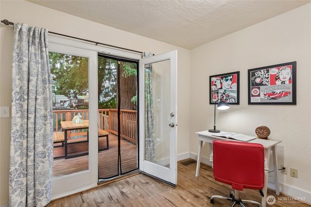 346 NE 58th Street, Seattle, WA 98105