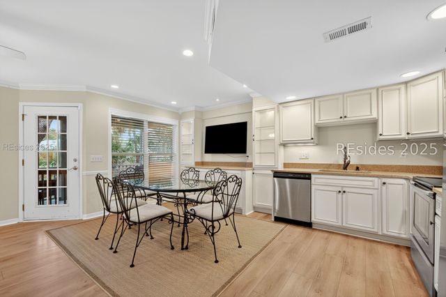 12 Valencia Rd Apt 36, Hilton Head Island, SC 29928