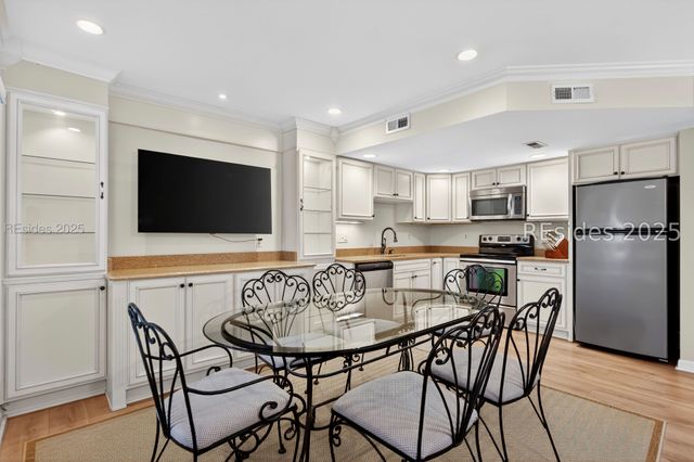 12 Valencia Rd Apt 36, Hilton Head Island, SC 29928