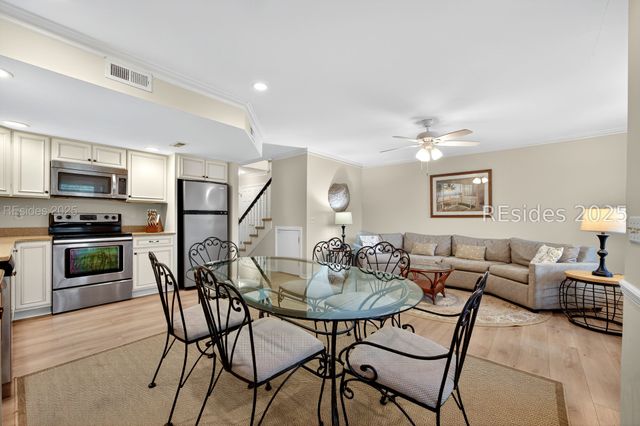 12 Valencia Rd Apt 36, Hilton Head Island, SC 29928