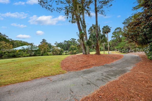 12 Valencia Rd Apt 36, Hilton Head Island, SC 29928