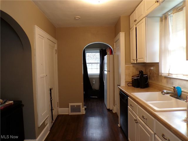 1430 39th Street NW, Canton, OH 44709