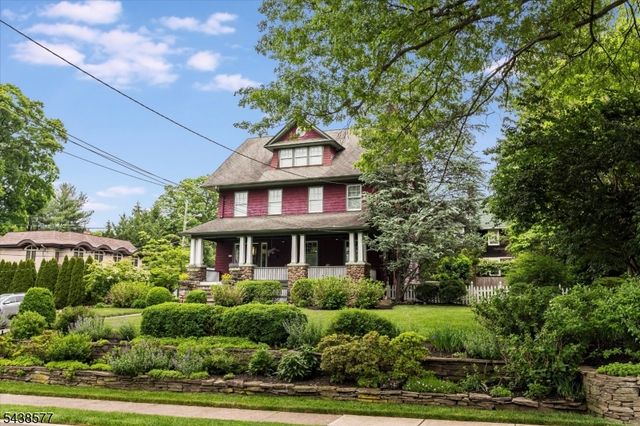 275 Highwood Ave, Ridgewood Village, NJ 07450