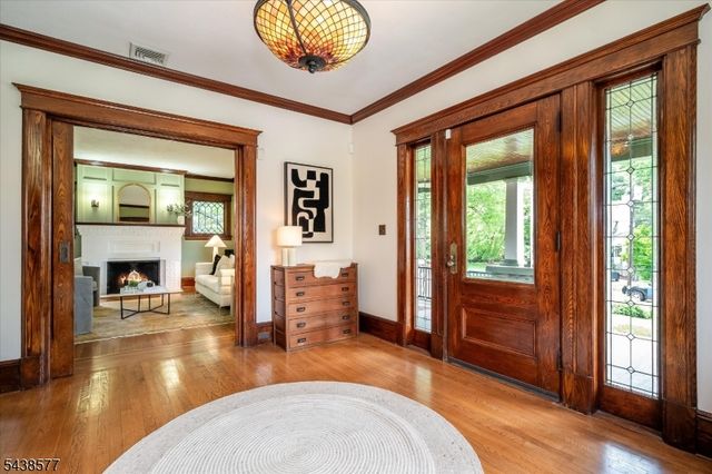 275 Highwood Ave, Ridgewood Village, NJ 07450
