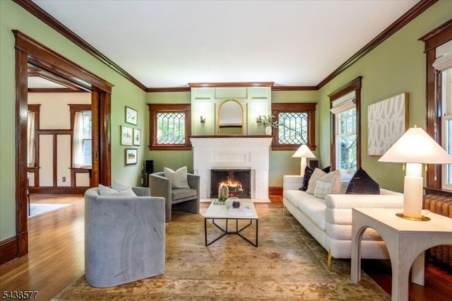 275 Highwood Ave, Ridgewood Village, NJ 07450