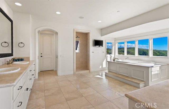 6 Windemere Court, Newport Coast, CA 92657