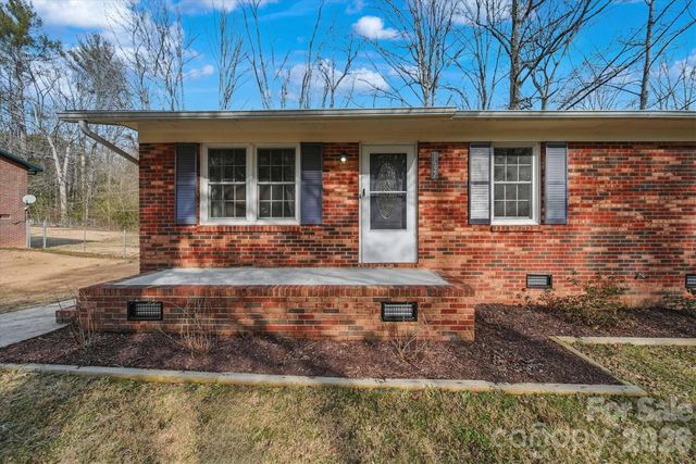 1437 Oak Hill Drive, Morganton, NC 28655