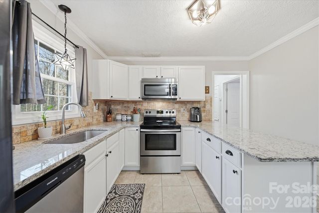 1437 Oak Hill Drive, Morganton, NC 28655