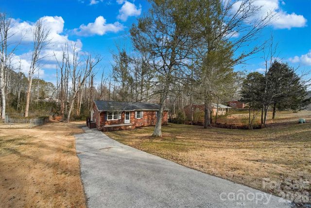 1437 Oak Hill Drive, Morganton, NC 28655