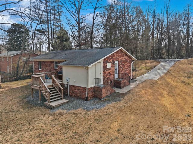 1437 Oak Hill Drive, Morganton, NC 28655