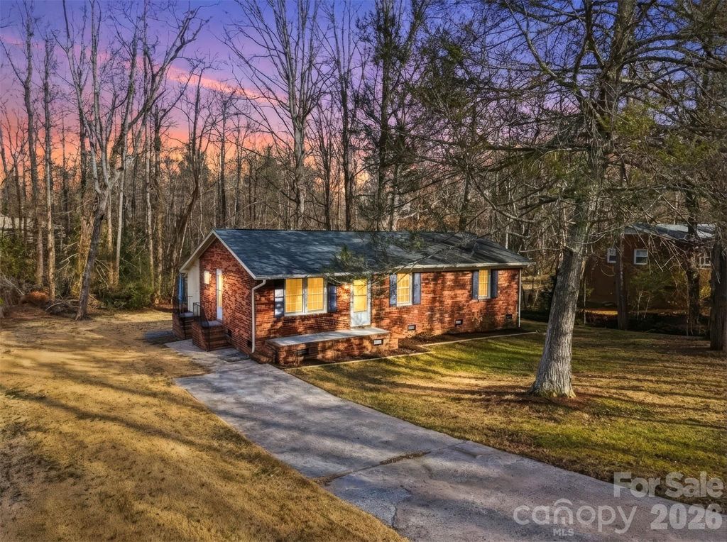 1437 Oak Hill Drive, Morganton, NC 28655