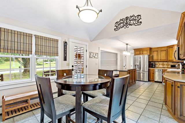 18 Dinahs Way, Wareham, MA 02571