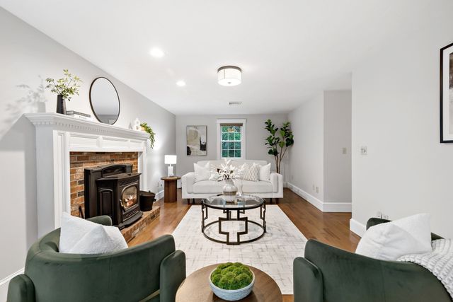 18 Dinahs Way, Wareham, MA 02571