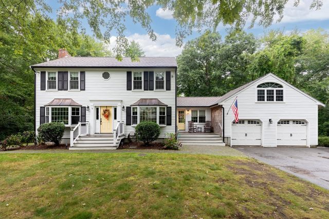 18 Dinahs Way, Wareham, MA 02571