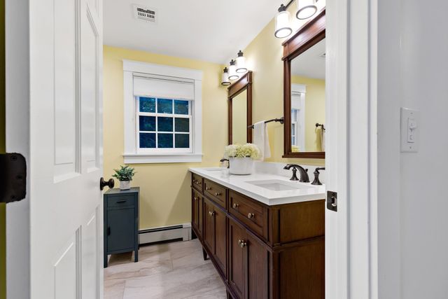 18 Dinahs Way, Wareham, MA 02571