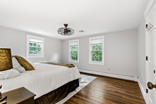 18 Dinahs Way, Wareham, MA 02571