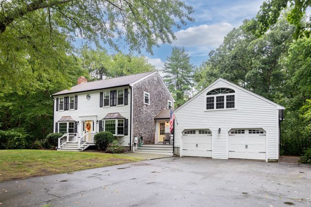 18 Dinahs Way, Wareham, MA 02571