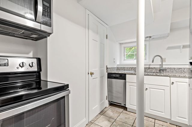 18 Dinahs Way, Wareham, MA 02571