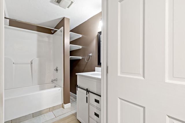 18 Dinahs Way, Wareham, MA 02571