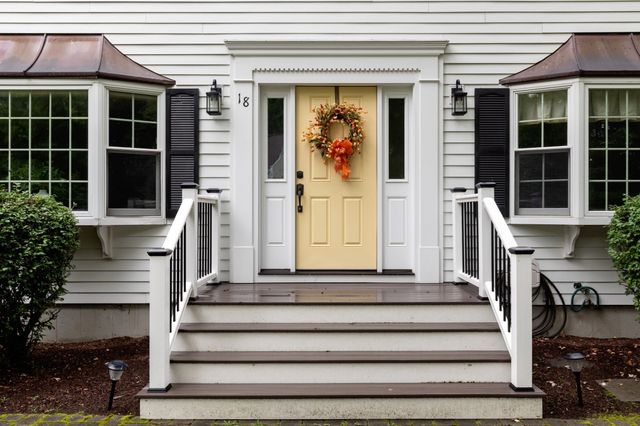 18 Dinahs Way, Wareham, MA 02571