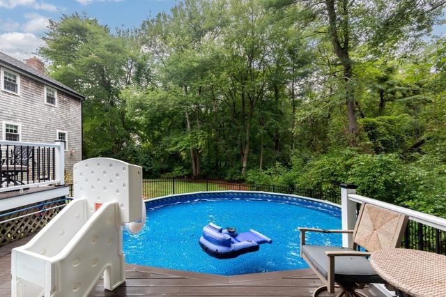 18 Dinahs Way, Wareham, MA 02571