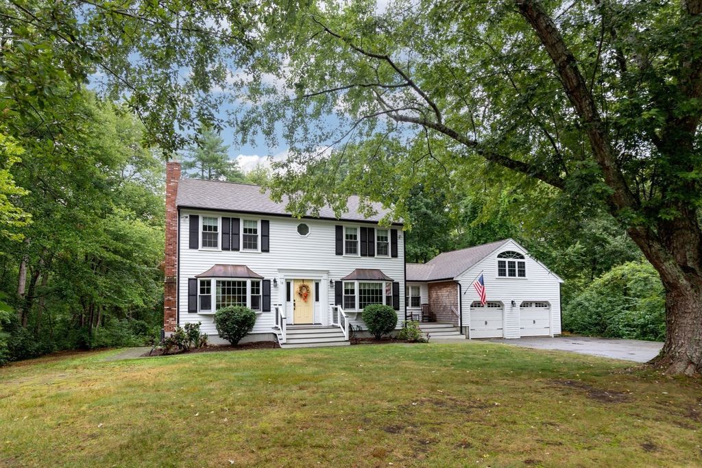 18 Dinahs Way, Wareham, MA 02571