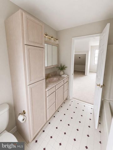 9010 HINTON AVE, Baltimore, MD 21219