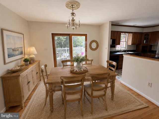 9010 HINTON AVE, Baltimore, MD 21219