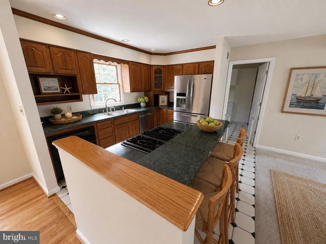 9010 HINTON AVE, Baltimore, MD 21219
