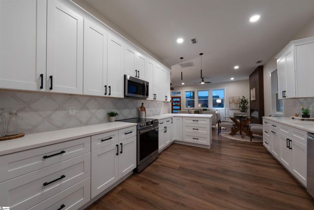 28 6th Street, Greenville, SC 29611