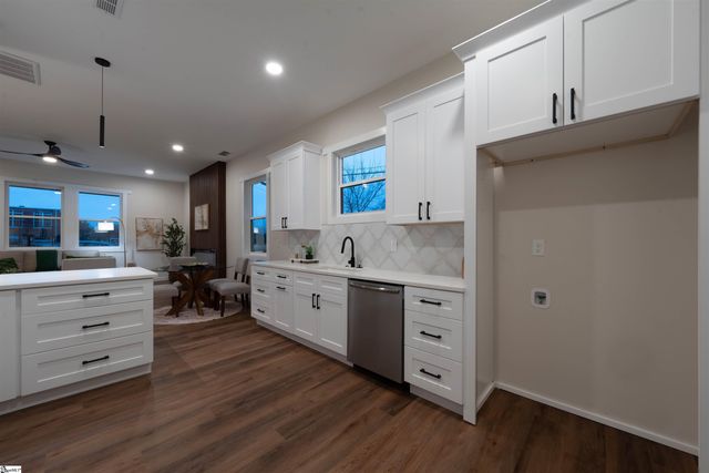 28 6th Street, Greenville, SC 29611