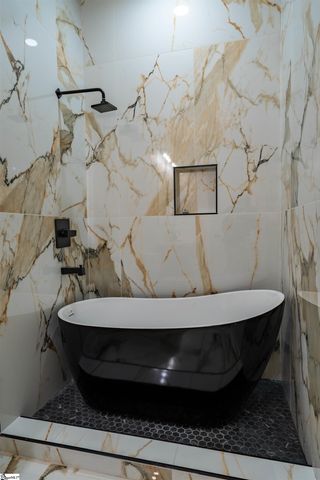 28 6th Street, Greenville, SC 29611