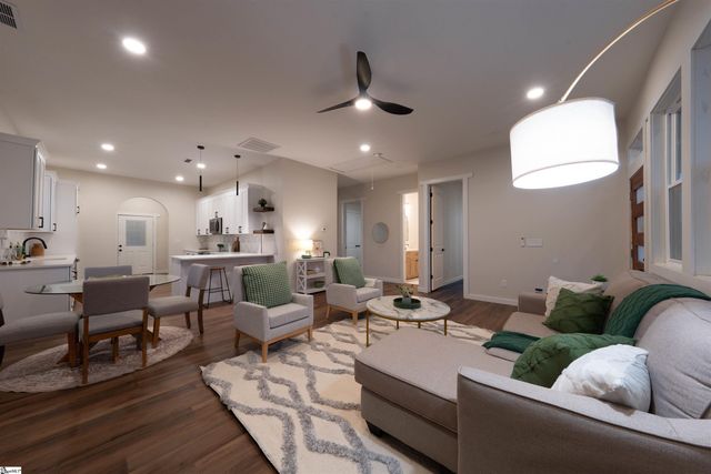 28 6th Street, Greenville, SC 29611