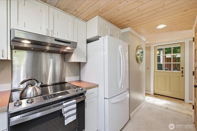 317 N 160TH Place, Shoreline, WA 98133