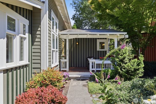 317 N 160TH Place, Shoreline, WA 98133