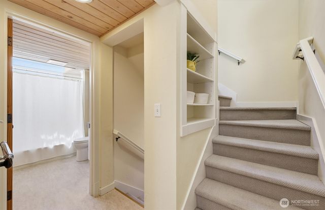 317 N 160TH Place, Shoreline, WA 98133
