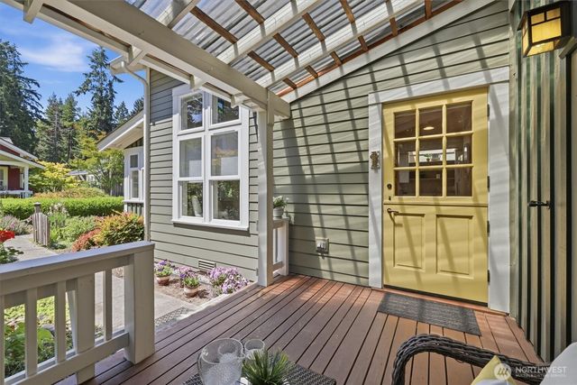 317 N 160TH Place, Shoreline, WA 98133