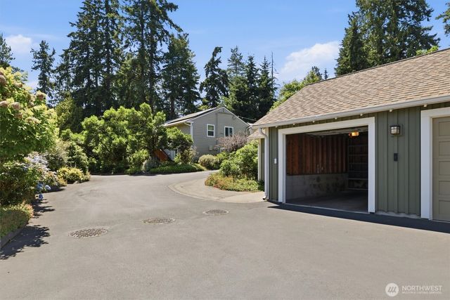 317 N 160TH Place, Shoreline, WA 98133