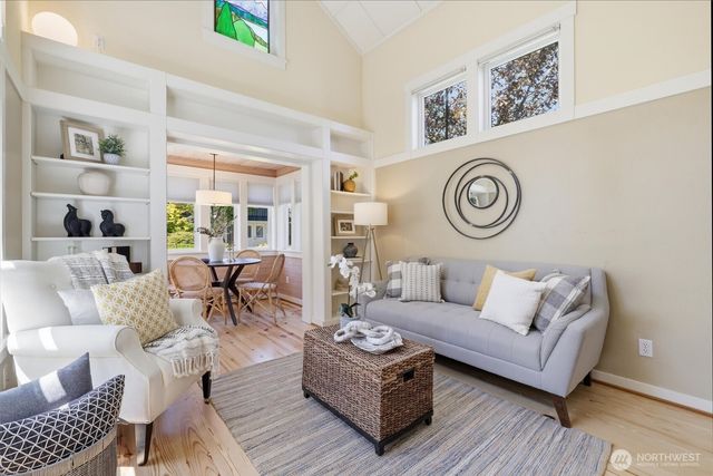 317 N 160TH Place, Shoreline, WA 98133