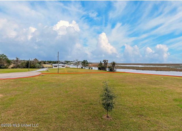 2450 Iki Place, Diamondhead, MS 39525