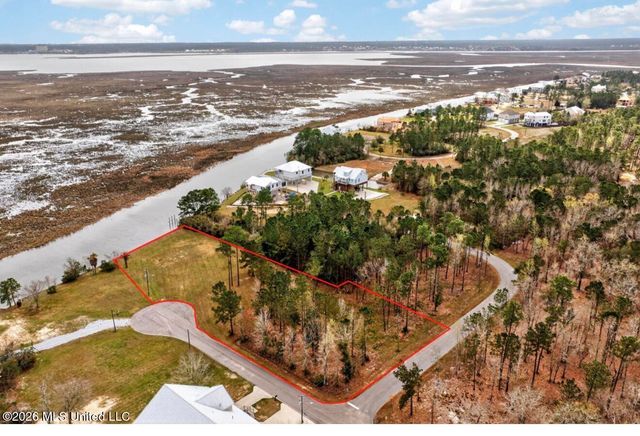 2450 Iki Place, Diamondhead, MS 39525