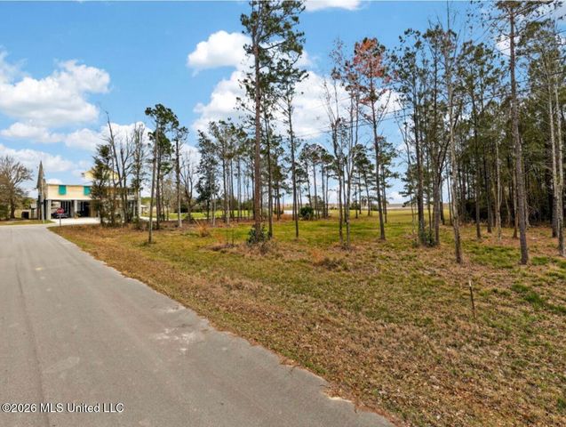 2450 Iki Place, Diamondhead, MS 39525