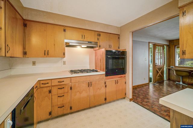 2030 21st St NE, Salem, OR 97301